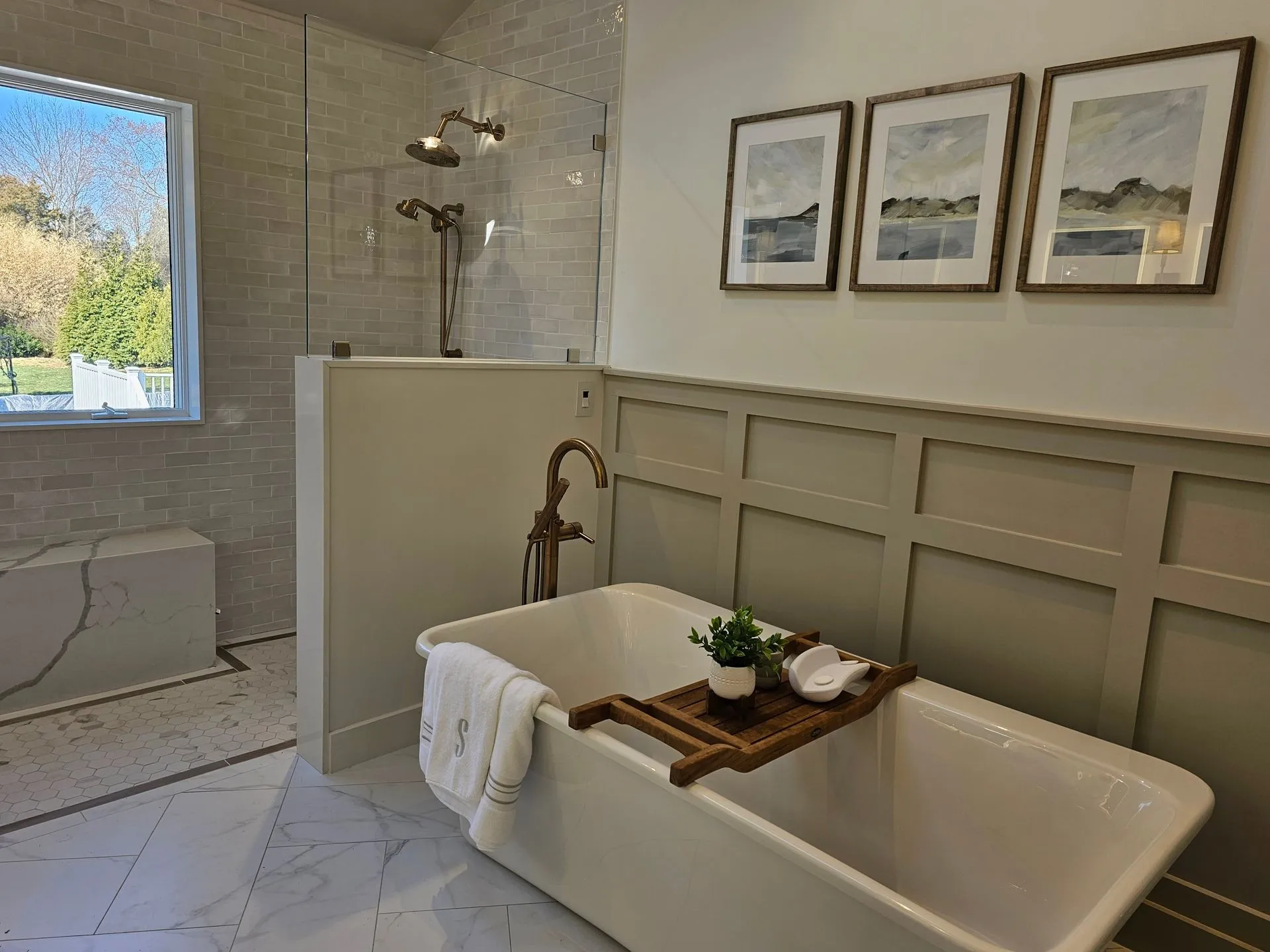 Custom glass shower enclosure by Signature Glass